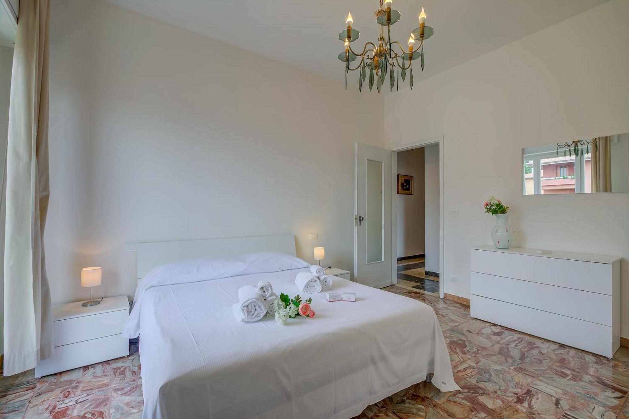 Casa Milly - Happy Rentals เดเซนซาโนเดลการ์ดา ภายนอก รูปภาพ
