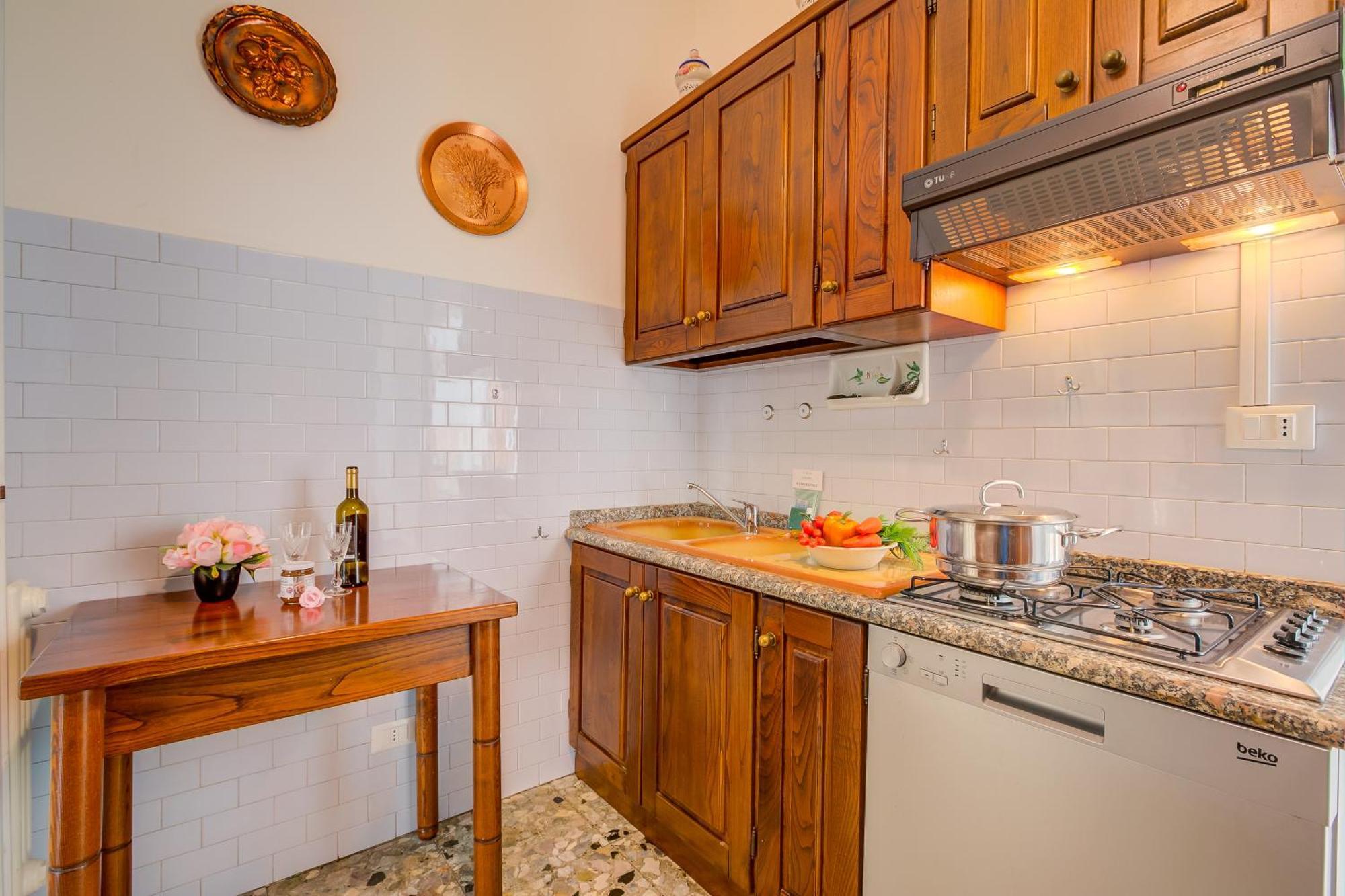 Casa Milly - Happy Rentals เดเซนซาโนเดลการ์ดา ภายนอก รูปภาพ