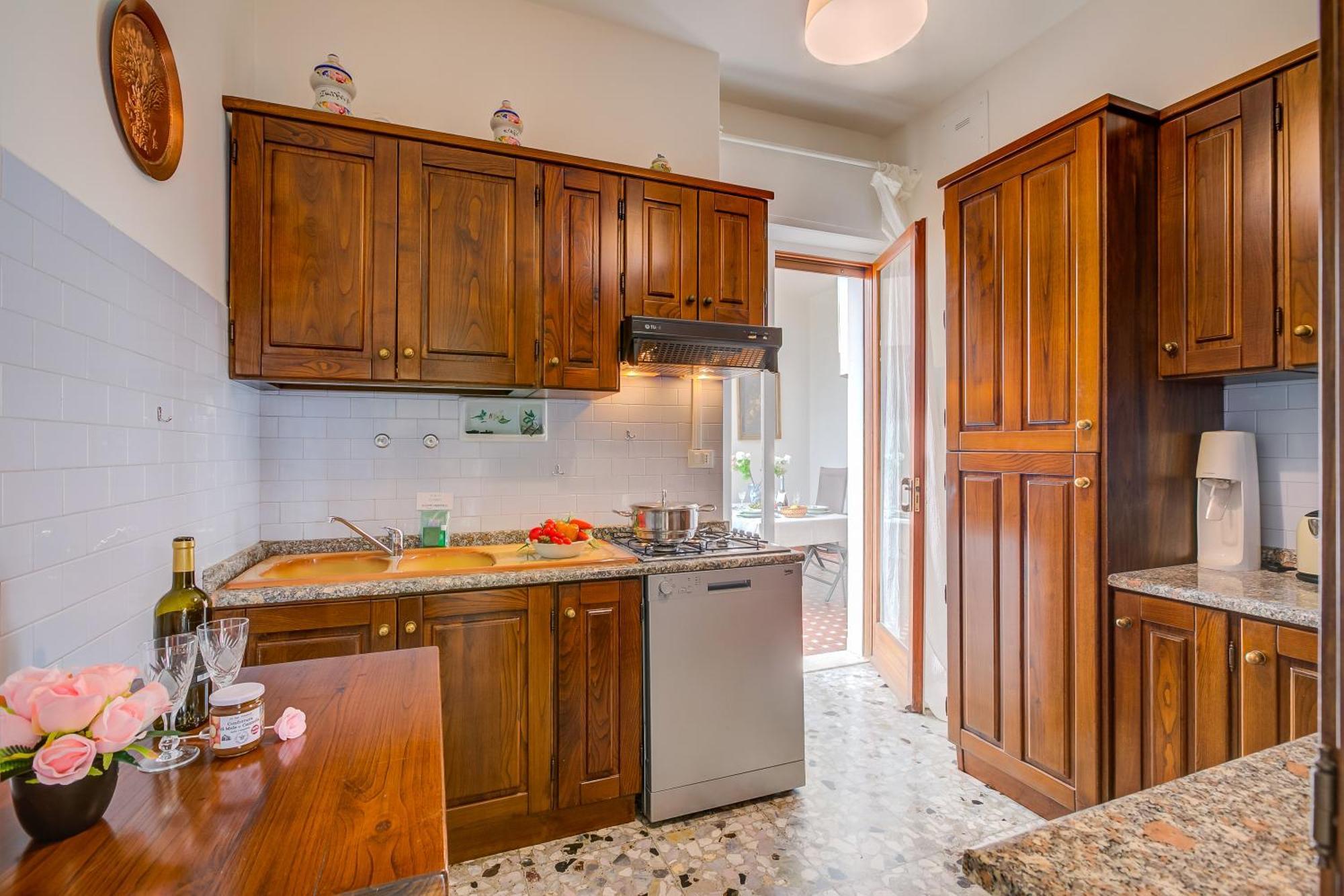 Casa Milly - Happy Rentals เดเซนซาโนเดลการ์ดา ภายนอก รูปภาพ